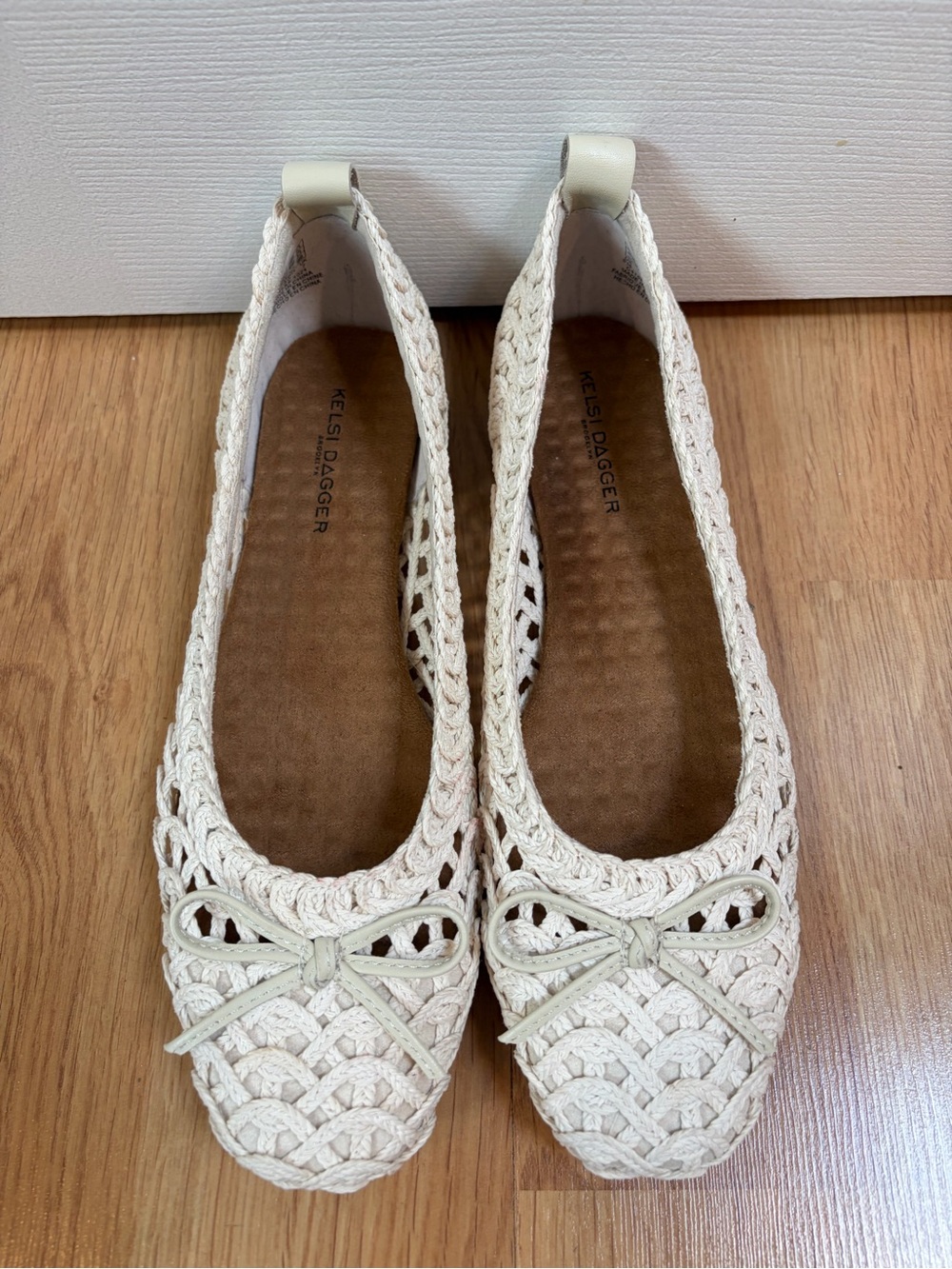 Kelsi Dagger Brooklyn Salt Raffia Frankie Ballet Flats with Bow Size 9.5